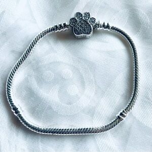 🐾 NWT Paw Bangle Bracelet